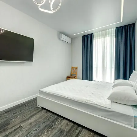 Apartment Voskresenska 18 , Парковые Озера Kyiv Exterior photo