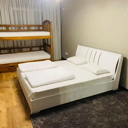 Apartment Voskresenska 18 , Парковые Озера Kyiv Exterior photo
