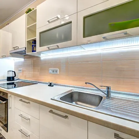 Apartment Voskresenska 18 , Парковые Озера Kyiv Room photo