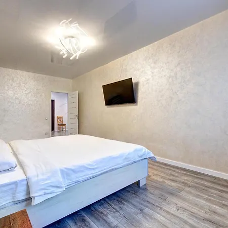 Apartment Voskresenska 18 , Парковые Озера Kyiv Room photo