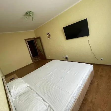 Apartment Voskresenska 18 , Парковые Озера Kyiv Exterior photo