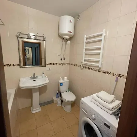 Apartment Voskresenska 18 , Парковые Озера Kyiv Exterior photo