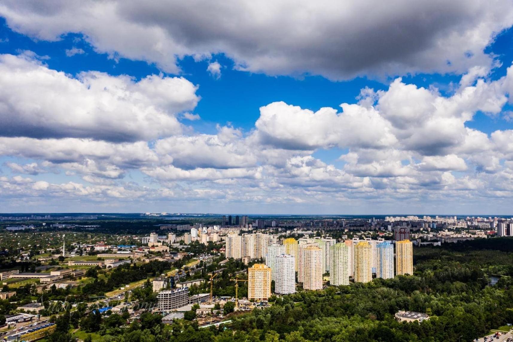 Voskresenska 18 , парковые озера * Kyiv