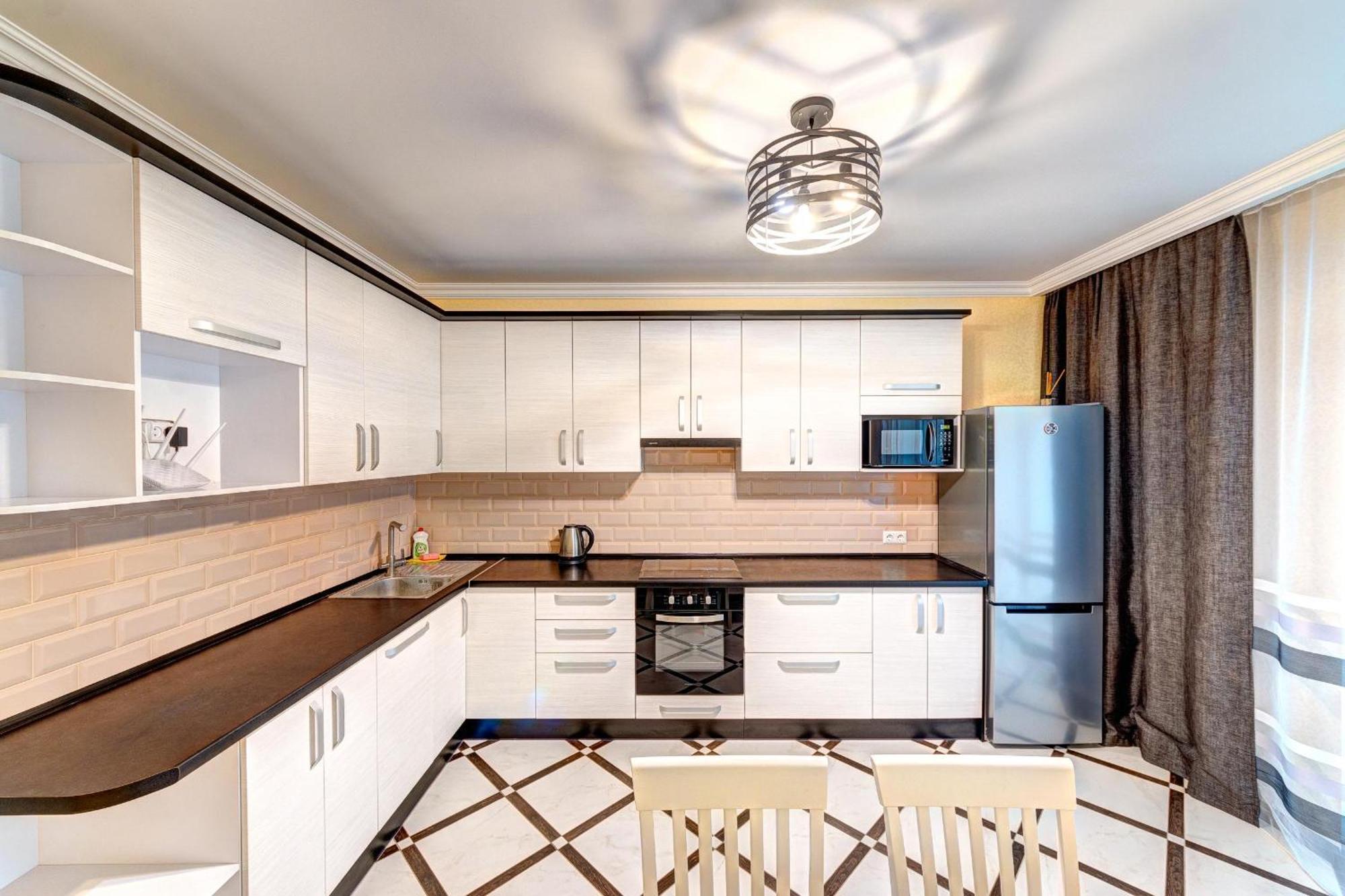 Apartment Voskresenska 18 , парковые озера