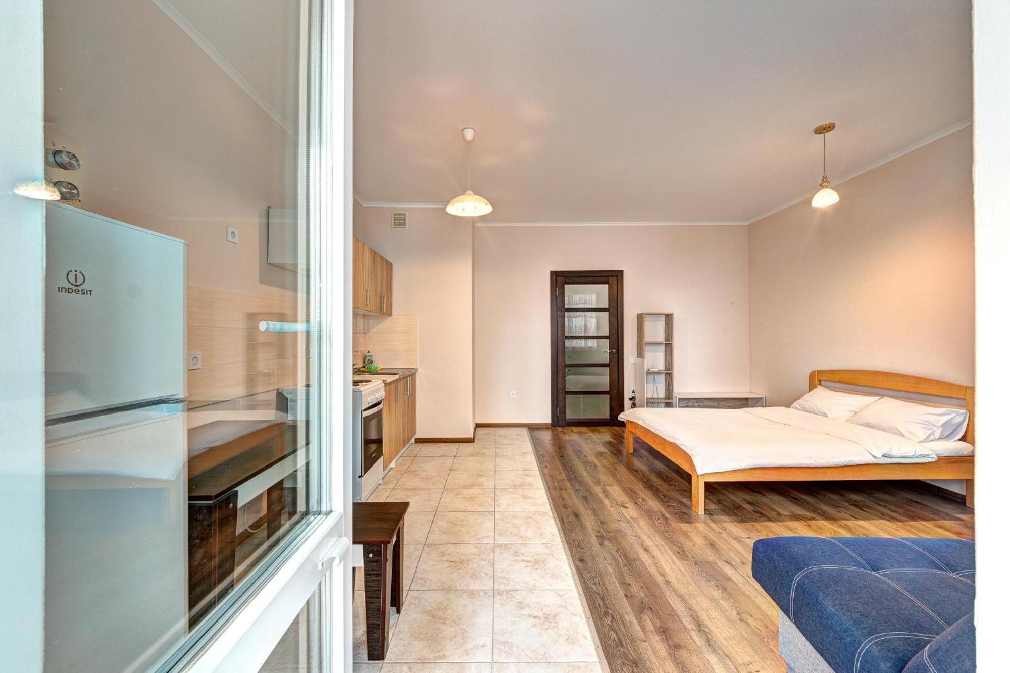 Voskresenska 18 , парковые озера Apartment *