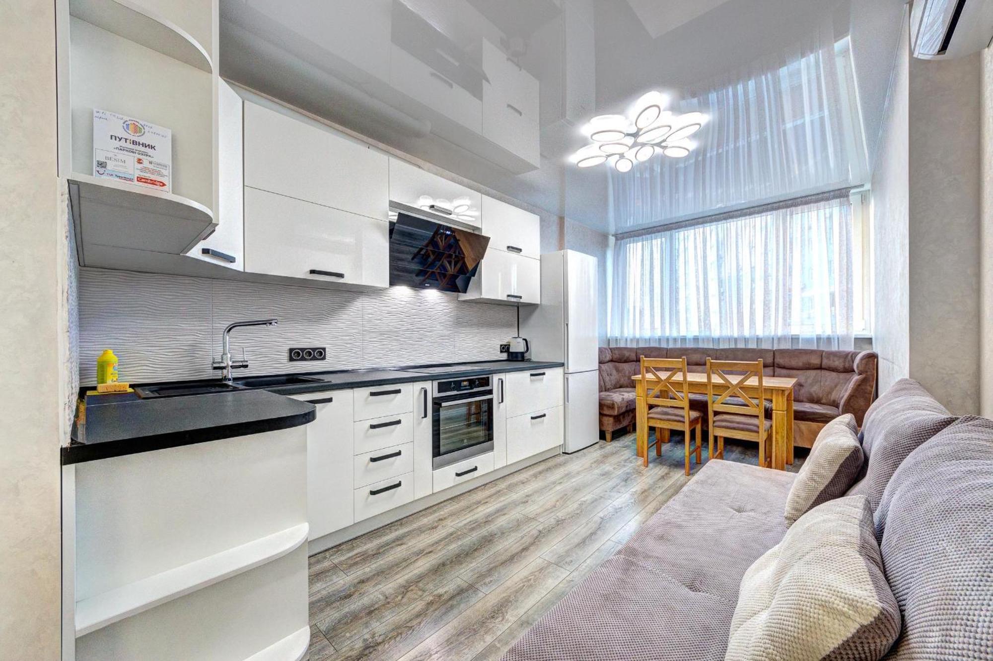 Voskresenska 18 , парковые озера Kyiv