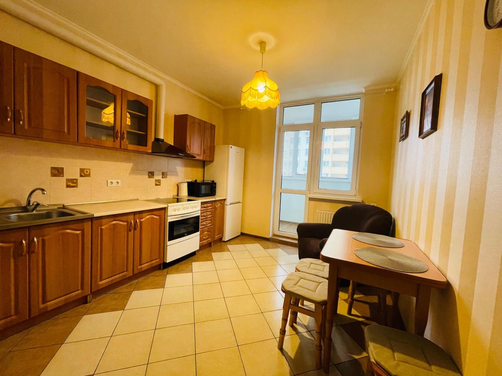Voskresenska 18 , парковые озера Apartment *