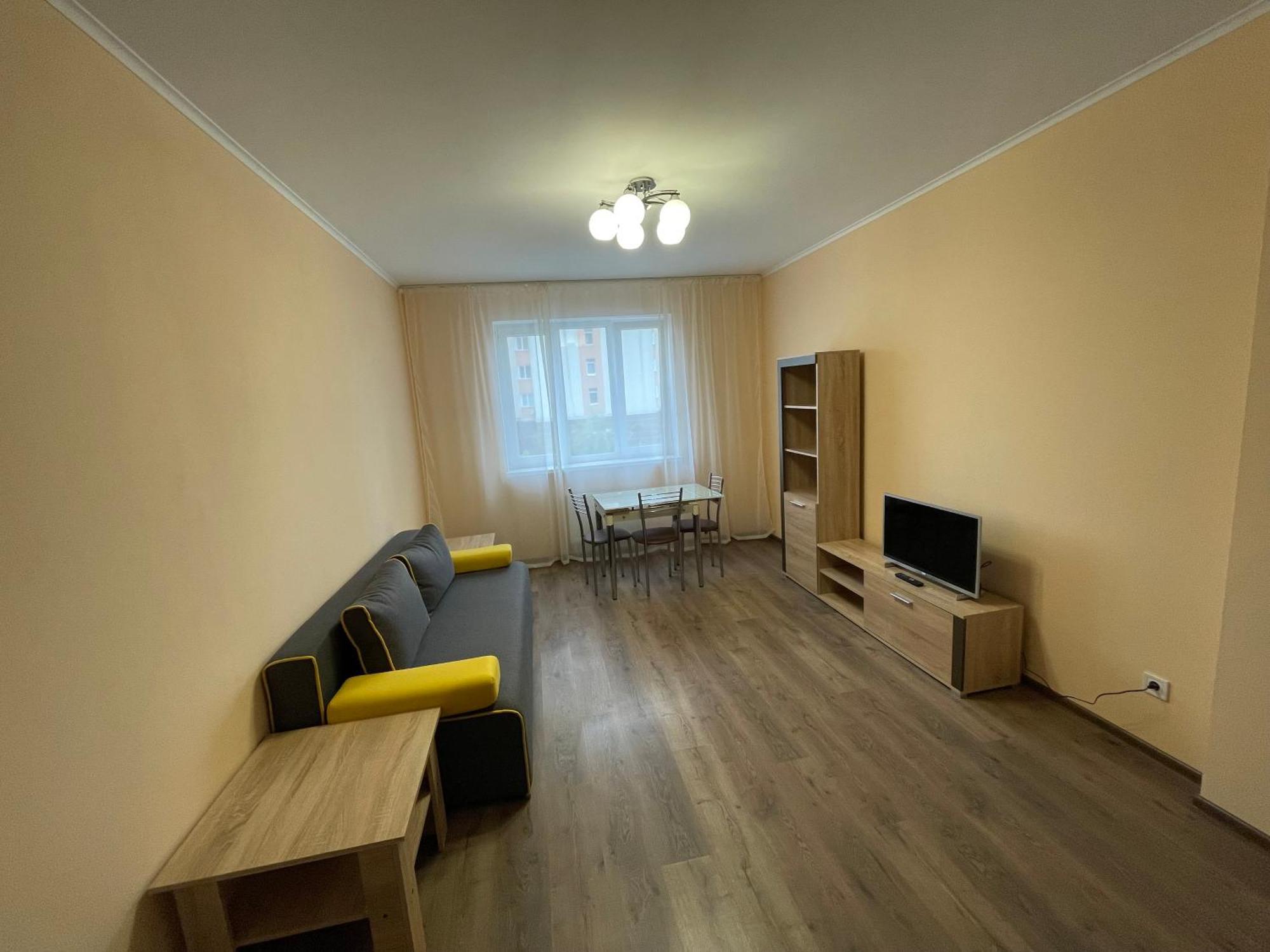 Voskresenska 18 , парковые озера Apartment *