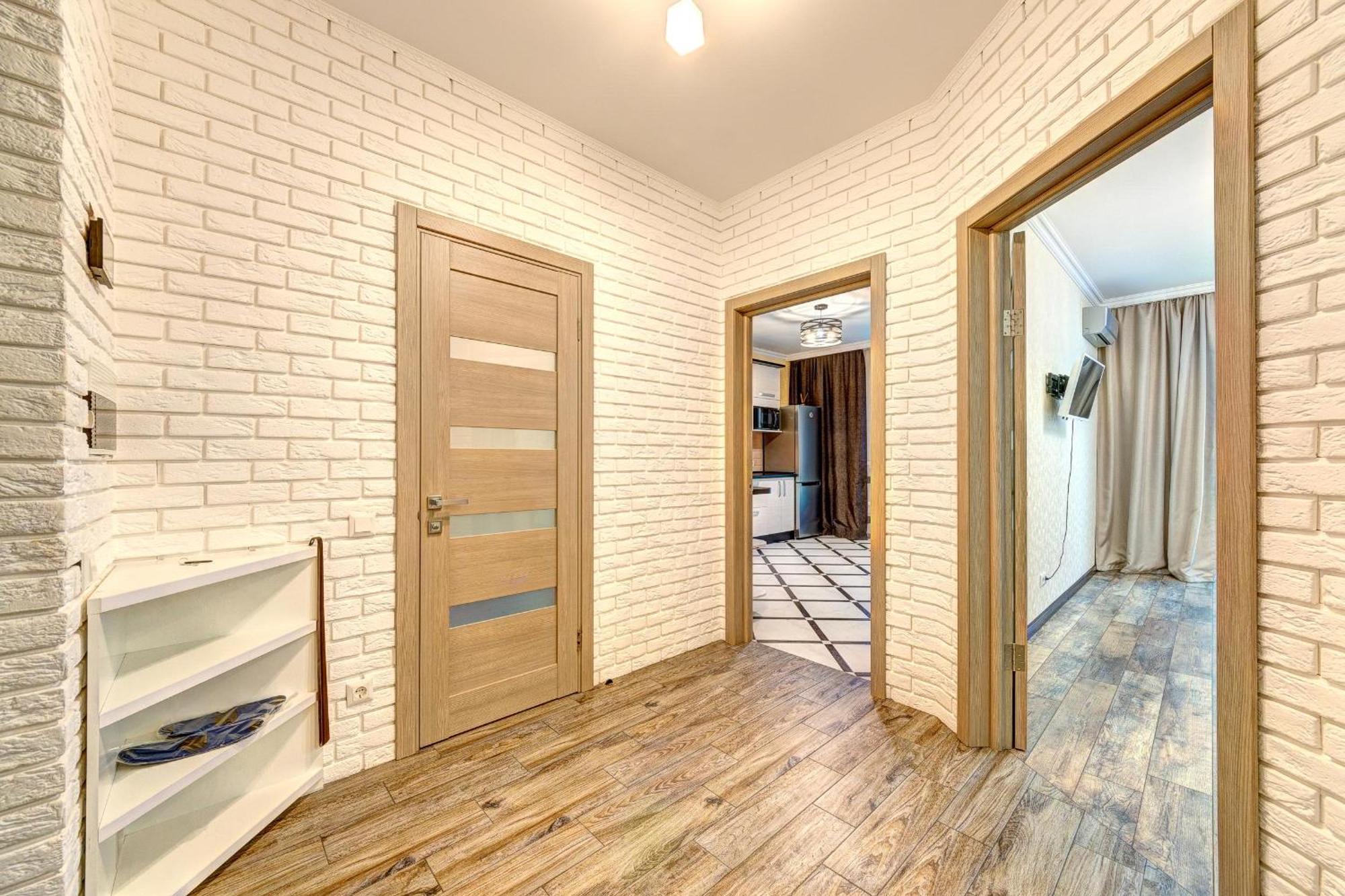 Apartment Voskresenska 18 , парковые озера *
