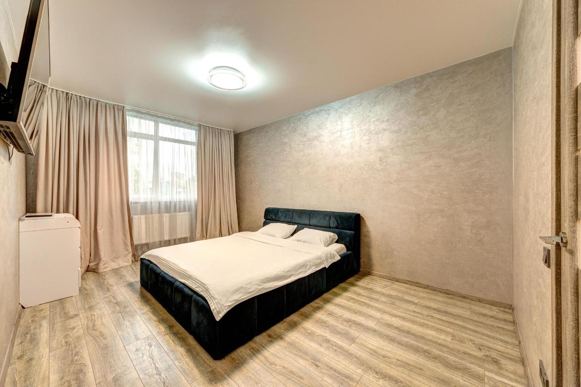 Apartment Voskresenska 18 , парковые озера Kyiv