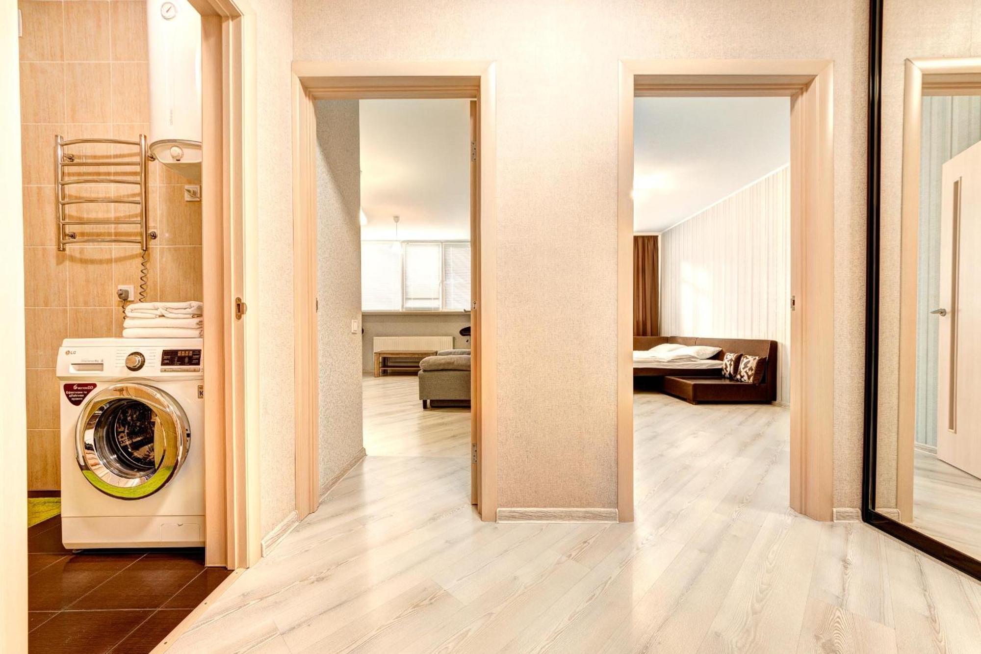 Apartment Voskresenska 18 , парковые озера