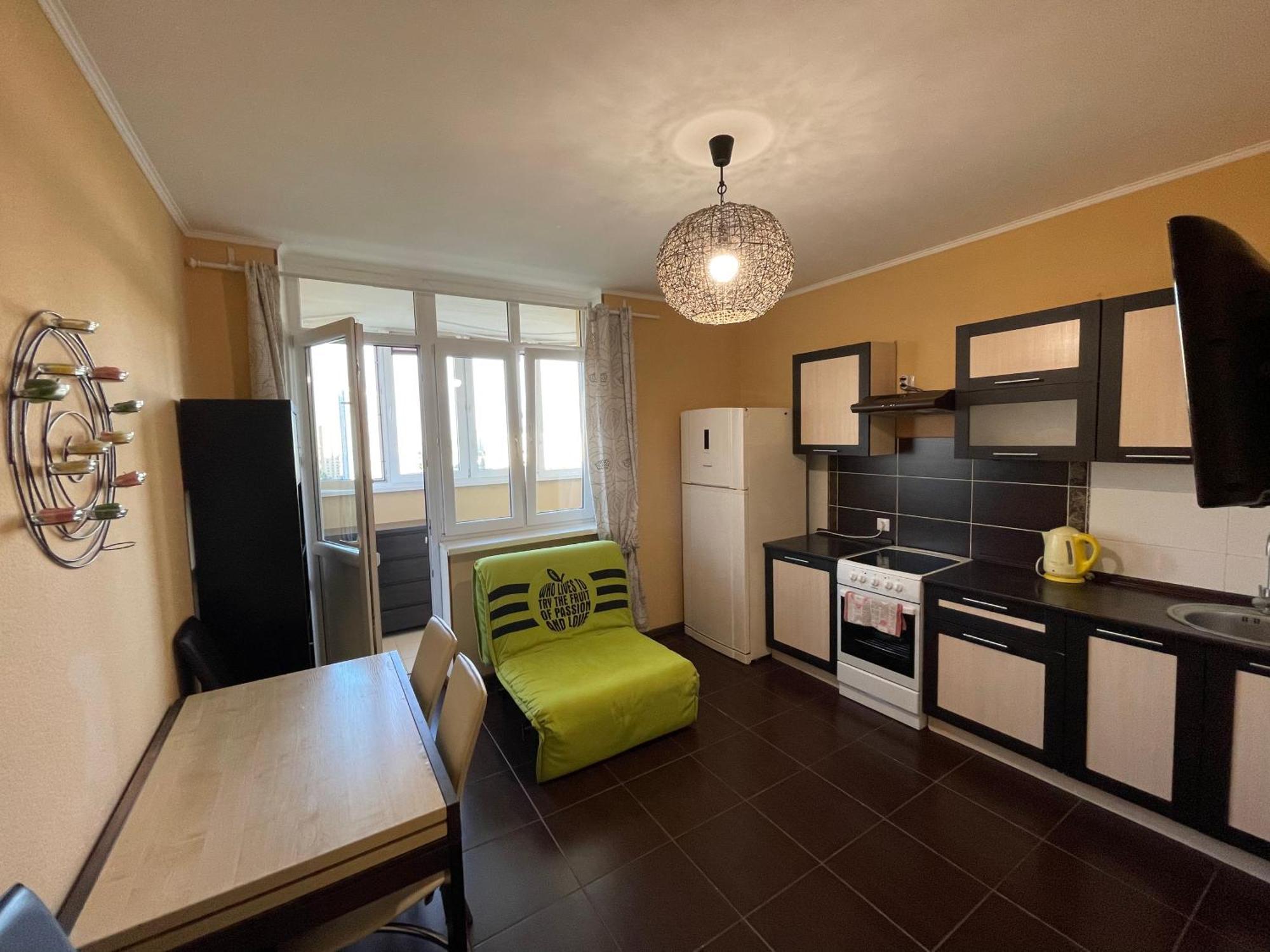 Voskresenska 18 , парковые озера Apartment Kyiv